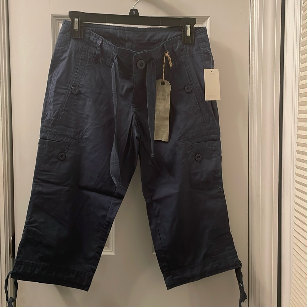 Women’s size 1 blue capris NWT